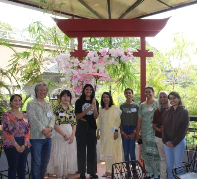 Saachi students enjoying a Japanese cultural experience at a restaurant